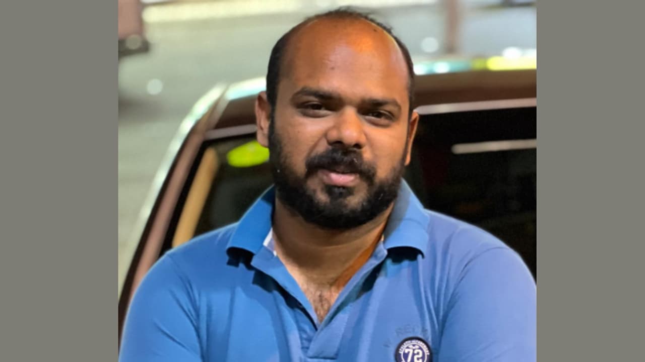 13 വർഷമായി റിയാദിൽ സൂപ്പർമാര്ക്കറ്റ് നടത്തുകയായിരുന്ന മലയാളി യുവാവ് ഹൃദയാഘാതം മൂലം മരിച്ചു 13 വർഷമായി റിയാദിൽ സൂപ്പർമാര്ക്കറ്റ് നടത്തുകയായിരുന്ന മലയാളി യുവാവ് ഹൃദയാഘാതം മൂലം മരിച്ചു