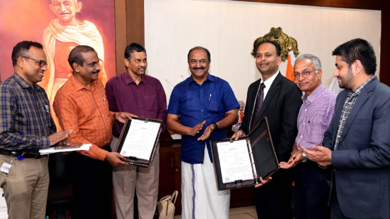 പൊതു സ്വകാര്യ പങ്കാളിത്തത്തിൽ കൊല്ലത്ത് ഓഷ്യനേറിയവും മറൈന് ബയോളജിക്കല് മ്യൂസിയവും; ധാരണാപത്രം ഒപ്പുവച്ചു പൊതു സ്വകാര്യ പങ്കാളിത്തത്തിൽ കൊല്ലത്ത് ഓഷ്യനേറിയവും മറൈന് ബയോളജിക്കല് മ്യൂസിയവും; ധാരണാപത്രം ഒപ്പുവച്ചു