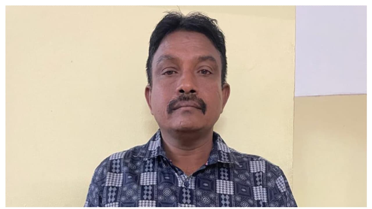 യുവതിയെ ഭീഷണിപ്പെടുത്തി പീഡിപ്പിച്ച കേസിൽ ഒളിവിൽ കഴിഞ്ഞിരുന്ന പ്രതി പിടിയിൽ യുവതിയെ ഭീഷണിപ്പെടുത്തി പീഡിപ്പിച്ച കേസിൽ ഒളിവിൽ കഴിഞ്ഞിരുന്ന പ്രതി പിടിയിൽ