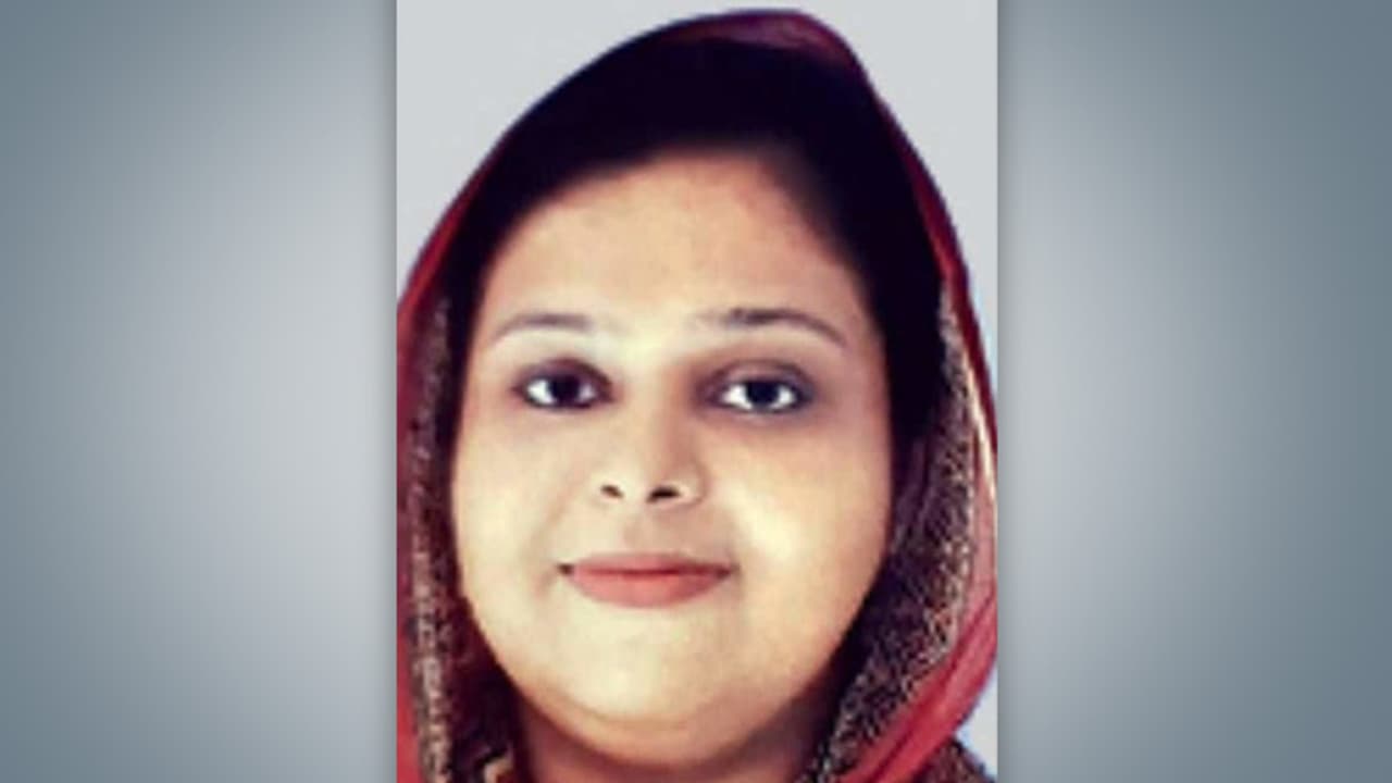 ആലപ്പുഴയിൽ യുവ ഡോക്ടര് പ്രസവത്തെ തുടര്ന്ന് മരിച്ചു, കുഞ്ഞിന്റെ ആരോഗ്യനില തൃപ്തികരം ആലപ്പുഴയിൽ യുവ ഡോക്ടര് പ്രസവത്തെ തുടര്ന്ന് മരിച്ചു, കുഞ്ഞിന്റെ ആരോഗ്യനില തൃപ്തികരം