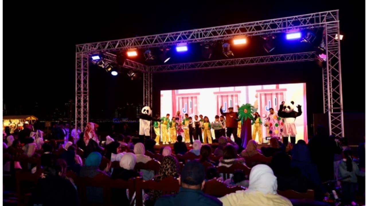 ദേശീയ ദിനാഘോഷ നിറവിൽ ഖത്തർ; രാജ്യമെങ്ങും ആഘോഷങ്ങൾ, അവധി ആഘോഷമാക്കി പ്രവാസികളും ദേശീയ ദിനാഘോഷ നിറവിൽ ഖത്തർ; രാജ്യമെങ്ങും ആഘോഷങ്ങൾ, അവധി ആഘോഷമാക്കി പ്രവാസികളും