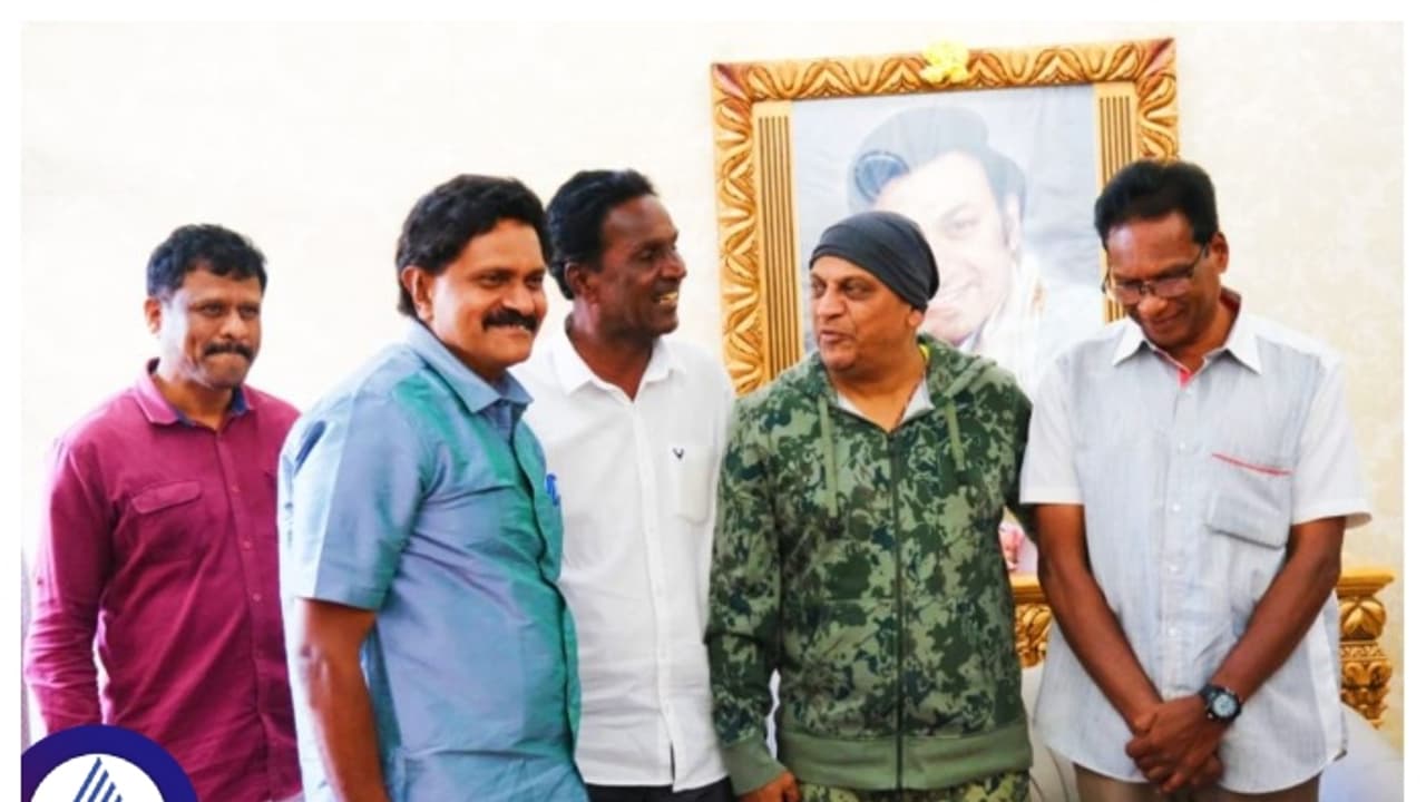 ಶಿವಣ್ಣ ಮನೆಗೆ ವಿನೋದ್ ರಾಜ್ ಭೇಟಿ, ಧೈರ್ಯ ತುಂಬಿ ಹಾರೈಸಿದ ಲೀಲಾವತಿ ಪುತ್ರ ಶಿವಣ್ಣ ಮನೆಗೆ ವಿನೋದ್ ರಾಜ್ ಭೇಟಿ, ಧೈರ್ಯ ತುಂಬಿ ಹಾರೈಸಿದ ಲೀಲಾವತಿ ಪುತ್ರ