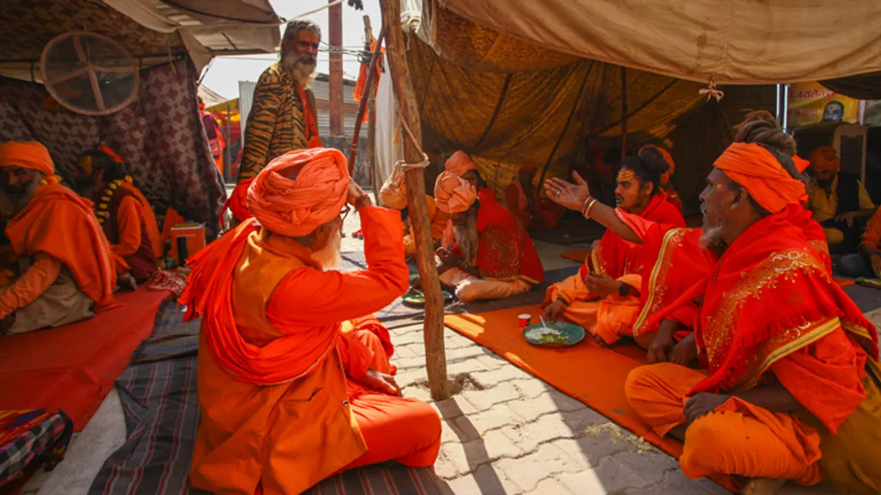 Mahakumbh 2025: Yogi govt to establish 300 bed deluxe dormitory for pilgrims and tourists Mahakumbh 2025: Yogi govt to establish 300 bed deluxe dormitory for pilgrims and tourists