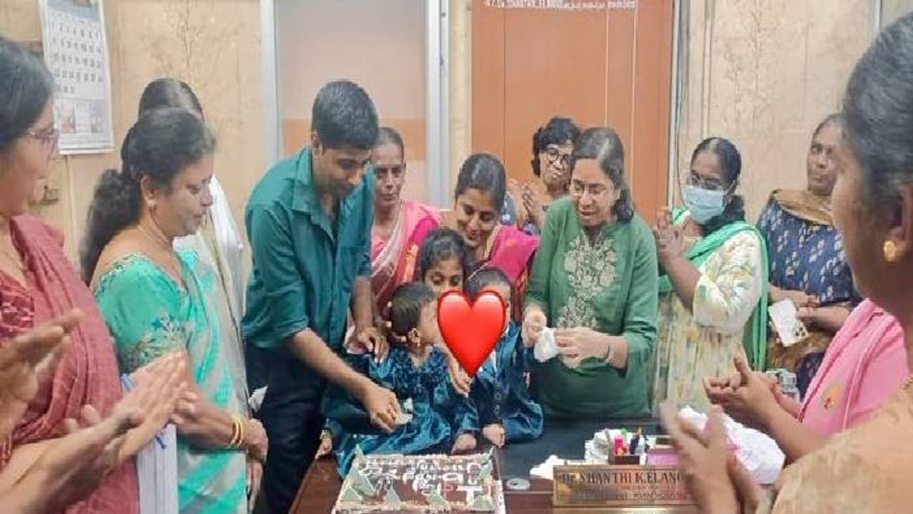 'ആ കുഞ്ഞ് അത്ഭുതങ്ങൾ'; ജനിച്ച ആശുപത്രിയിൽ ഇരട്ടക്കുട്ടികൾക്ക് പിറന്നാളാഘോഷം 'ആ കുഞ്ഞ് അത്ഭുതങ്ങൾ'; ജനിച്ച ആശുപത്രിയിൽ ഇരട്ടക്കുട്ടികൾക്ക് പിറന്നാളാഘോഷം