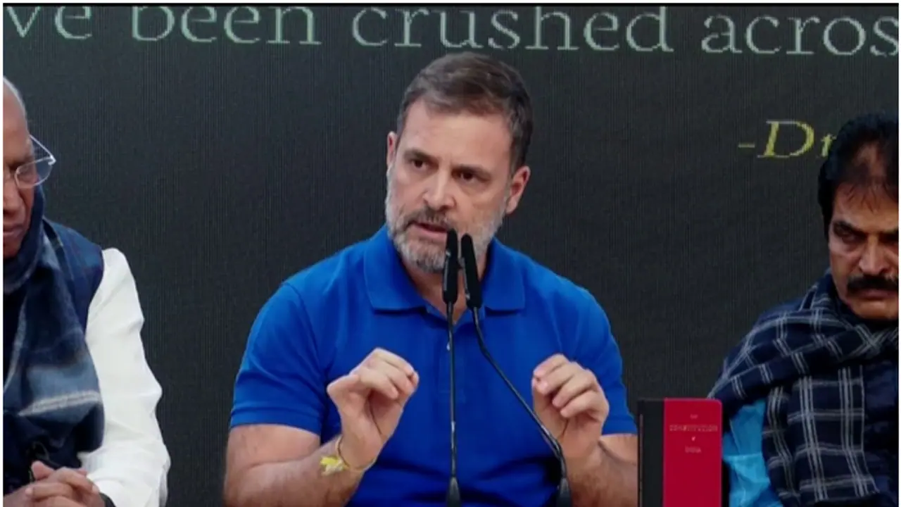 'ബിജെപിയുടെയും ആർഎസ്എസിൻ്റെയും നിലപാട് അംബേദ്കർ വിരുദ്ധമാണ്, അമിത് ഷാ മാപ്പ്പറയണം': രാഹുൽ ഗാന്ധി