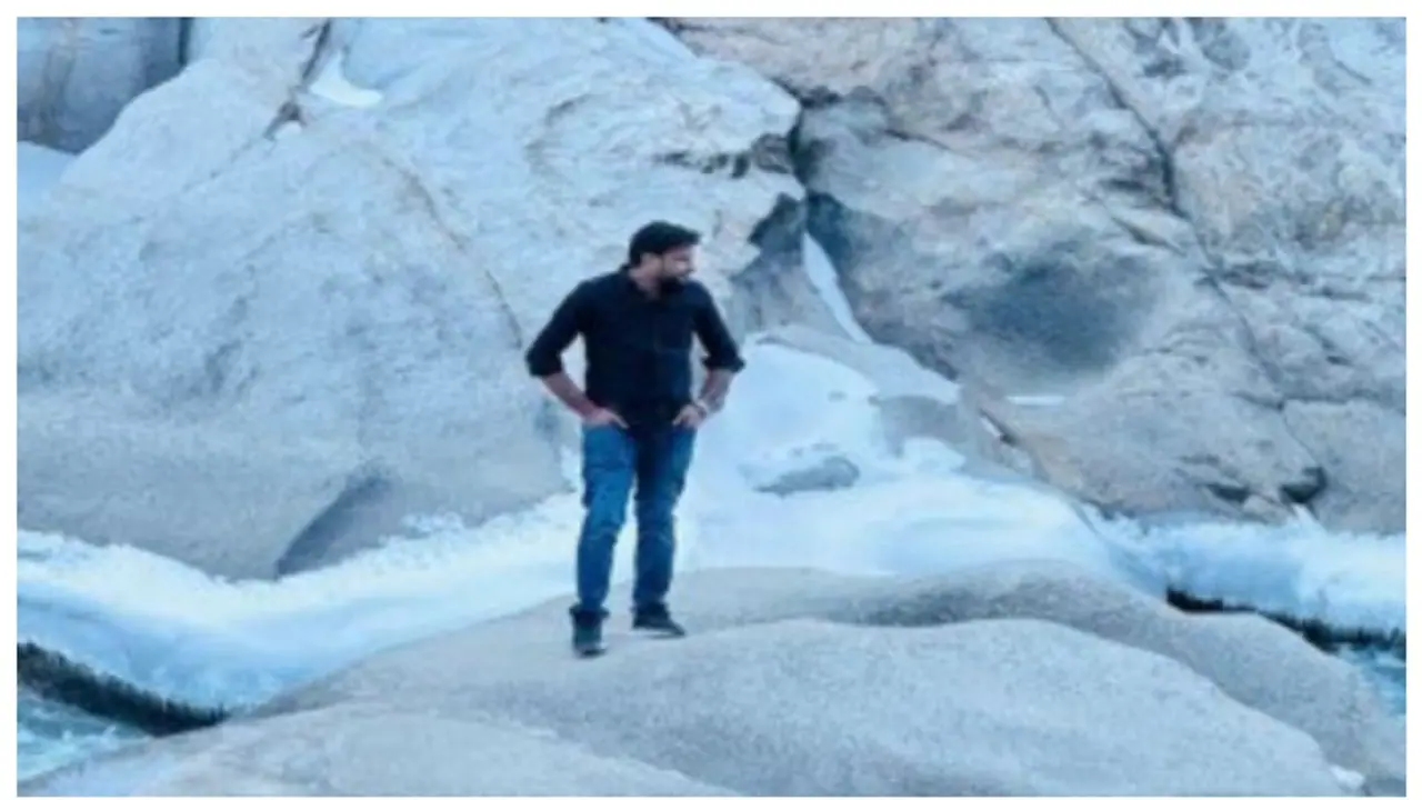 ഫോട്ടോയെടുക്കാന്‍ പാറയുടെ മുകളില്‍ കയറിയ യുവാവ് നദിയിലേക്ക് വീണു; മൃതദേഹം കണ്ടെത്തിയത് 20 മണിക്കൂറിന് ശേഷം