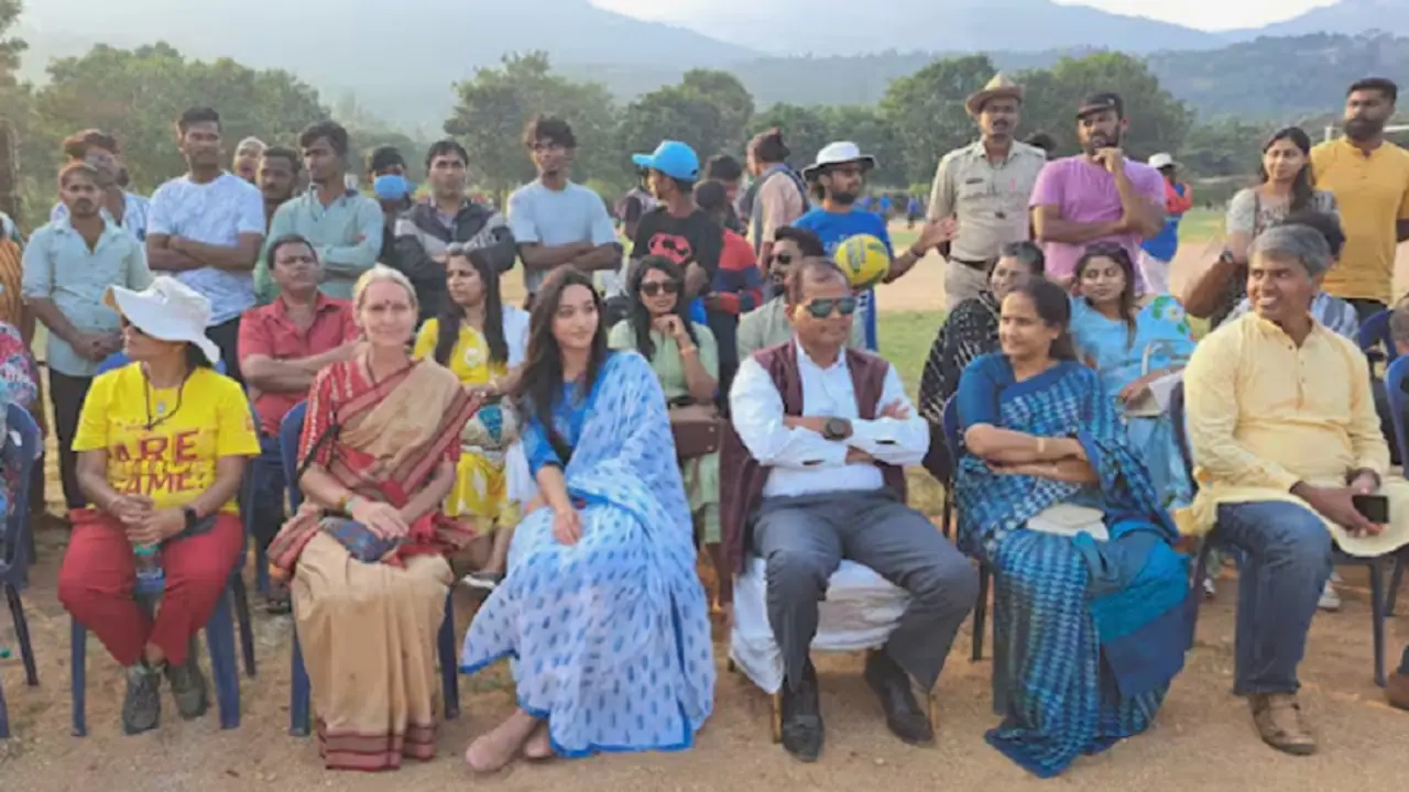 ಈಶ ಫೌಂಡೇಶನ್ ಮೈದಾನದಲ್ಲಿ ಗ್ರಾಮೋತ್ಸವದಲ್ಲಿ ಪಾಲ್ಗೊಂಡ ನಟಿ ಶ್ರೀನಿಧಿ ಶೆಟ್ಟಿ