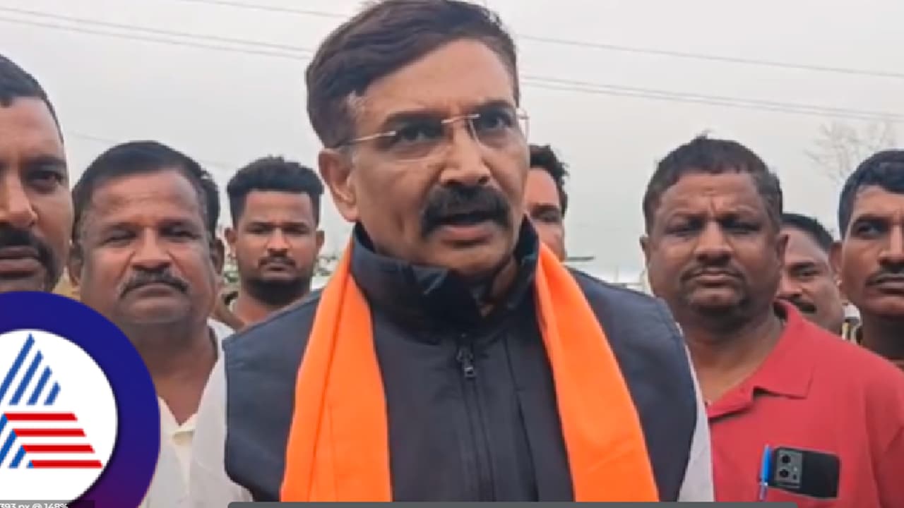 ರಾತ್ರಿಯಿಡೀ ಸಿಟಿ ರವಿ ಜೊತೆಗಿದ್ದ ಎಂಎಲ್ಸಿ ಕೇಶವ್ ಪ್ರಸಾದರನ್ನ ಪೊಲೀಸರು ಬೇರ್ಪಡಸಿದ್ದು ಏಕೆ? ಇದರ ಹಿಂದಿನ ಕಾಣದ ಕೈ ಯಾರು? ರಾತ್ರಿಯಿಡೀ ಸಿಟಿ ರವಿ ಜೊತೆಗಿದ್ದ ಎಂಎಲ್ಸಿ ಕೇಶವ್ ಪ್ರಸಾದರನ್ನ ಪೊಲೀಸರು ಬೇರ್ಪಡಸಿದ್ದು ಏಕೆ? ಇದರ ಹಿಂದಿನ ಕಾಣದ ಕೈ ಯಾರು?