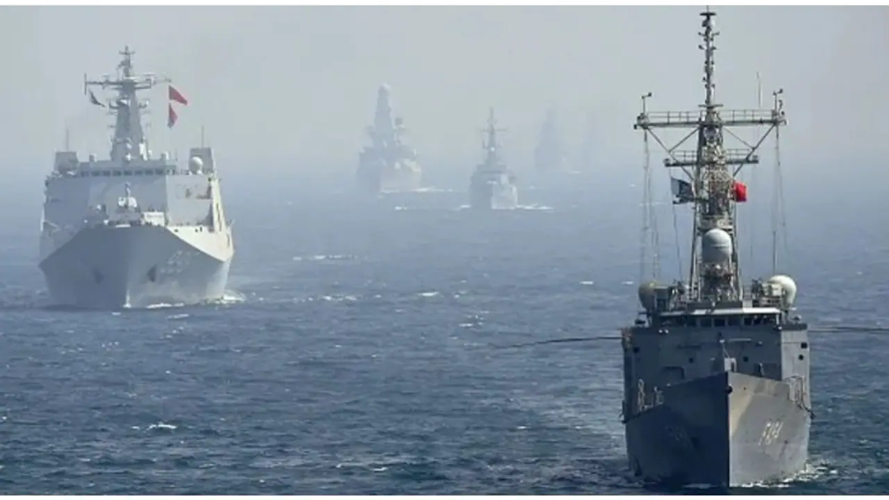 തായ്വാനെ വട്ടമിട്ട് ചൈനീസ് സൈനിക വിമാനങ്ങളും കപ്പലുകളും; അതിർത്തി ലംഘിച്ചെന്ന് ആരോപണം തായ്വാനെ വട്ടമിട്ട് ചൈനീസ് സൈനിക വിമാനങ്ങളും കപ്പലുകളും; അതിർത്തി ലംഘിച്ചെന്ന് ആരോപണം