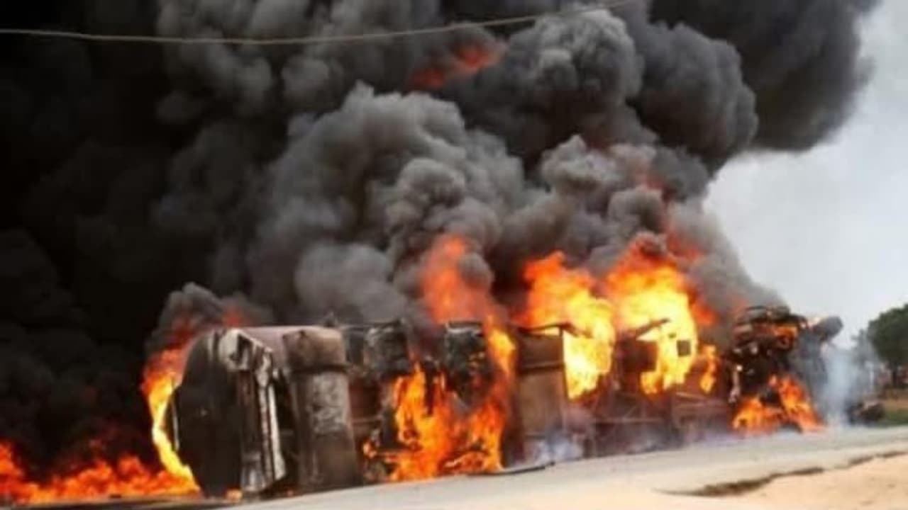 Gas leak, massive flames: Horrific CCTV footage captures moments of Jaipur tanker crash that killed 9 (WATCH) Gas leak, massive flames: Horrific CCTV footage captures moments of Jaipur tanker crash that killed 9 (WATCH)