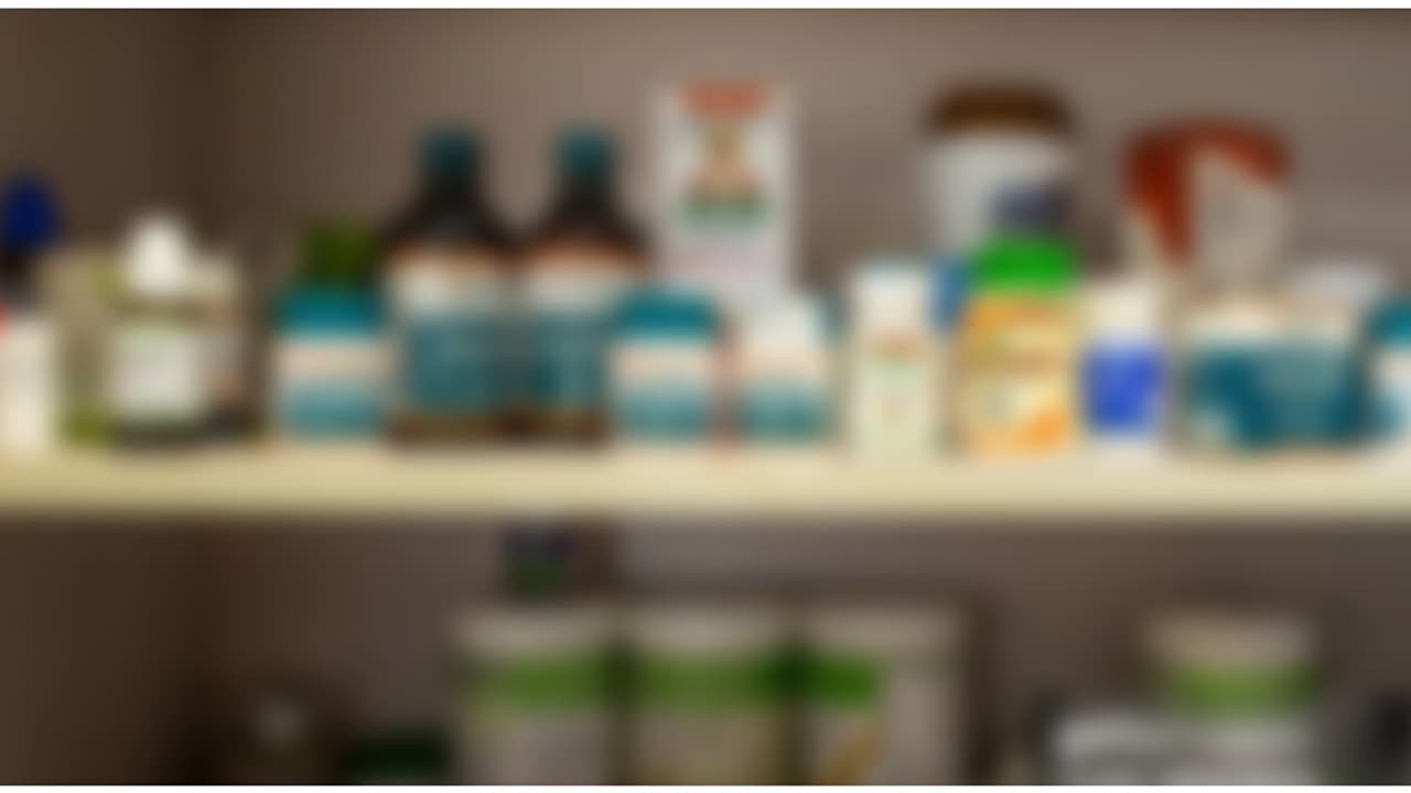 30 വർഷത്തോളം പഴക്കമുള്ള ആയുർവേദ മരുന്നുകൾ കുഴിച്ചുമൂടി; കിണറുകളിലേയ്ക്ക് വ്യാപിക്കുമെന്ന ആശങ്കയിൽ നാട്ടുകാർ