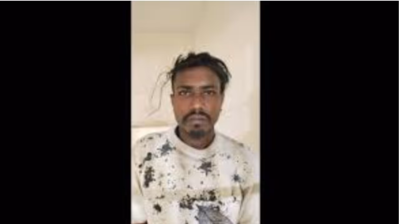 ഓർഡർ ചെയ്ത ഫുഡ് കൊടുക്കാനെത്തിയപ്പോൾ വീടുകളും പരിസരവും നോക്കിവെച്ചു; രാത്രിയെത്തി മോഷ്ടിച്ചത് 12 മൊബൈൽ ഫോണുകൾ ഓർഡർ ചെയ്ത ഫുഡ് കൊടുക്കാനെത്തിയപ്പോൾ വീടുകളും പരിസരവും നോക്കിവെച്ചു; രാത്രിയെത്തി മോഷ്ടിച്ചത് 12 മൊബൈൽ ഫോണുകൾ