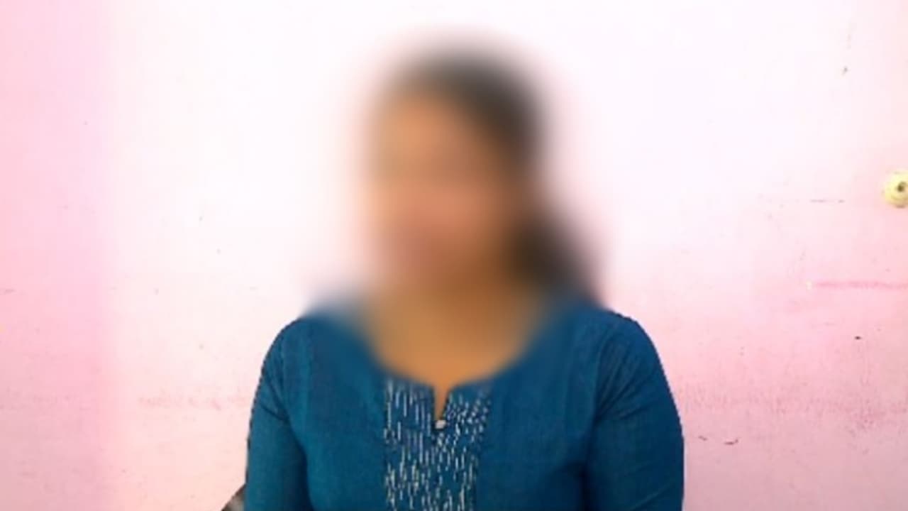 എസ്.ഐയായ ഭ‍ർത്താവിനെതിരെ ഭാര്യയുടെ പരാതി; ഭ‍ർത്താവിന്റെ സുഹൃത്തായ വനിതാ എസ്.ഐ വീട്ടിൽ കയറി തല്ലിയെന്ന് ആരോപണം