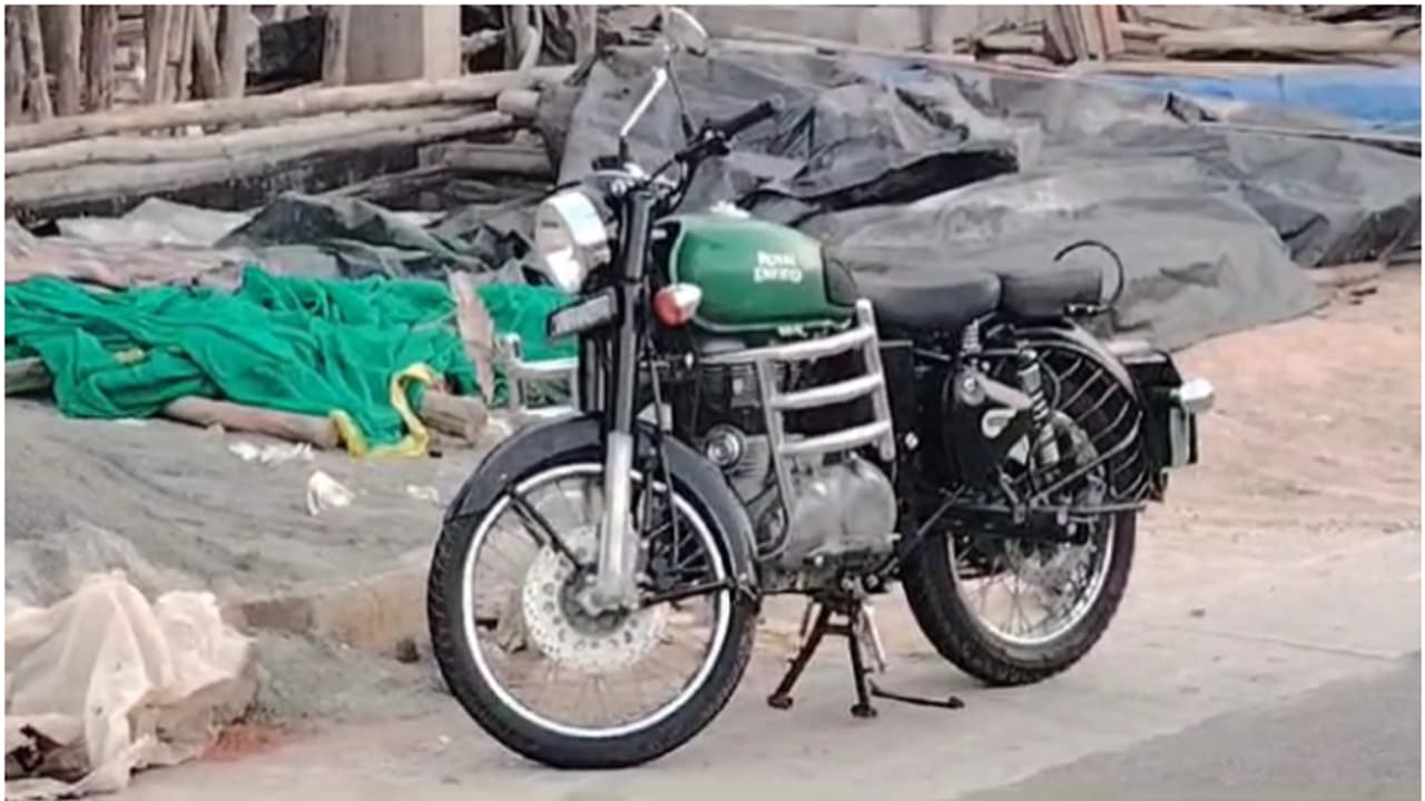 പള്ളിപ്പുറത്ത് 15 കാരൻ്റെ ബുള്ളറ്റ് റൈഡ് അപകടമായി; റോംഗ് സൈഡിൽ കയറി ജവാനെ ഇടിച്ചുതെറിപ്പിച്ചു, ഗുരുതര പരിക്ക്