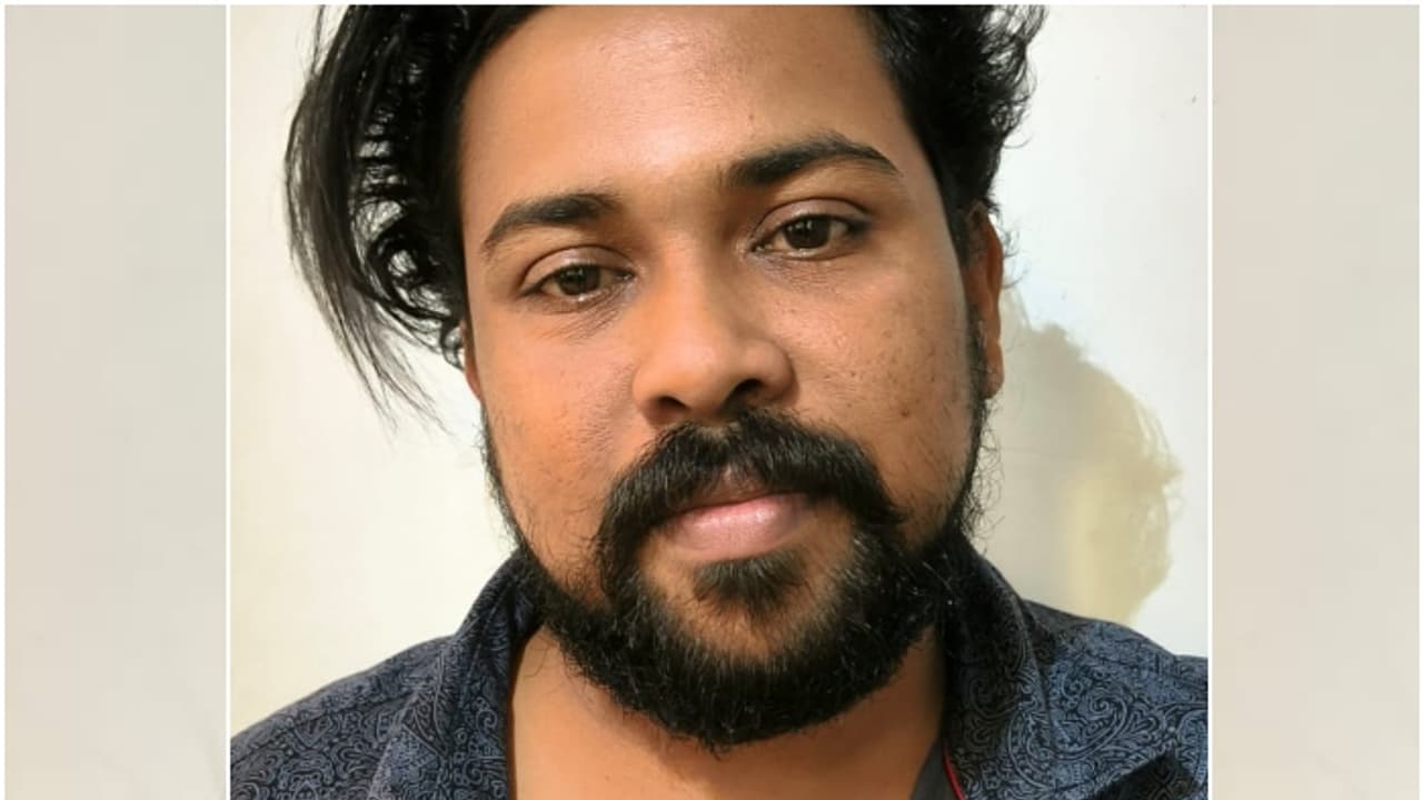 ലോഡ്ജ് ഉടമയെ കബളിപ്പിച്ച് ഒന്നര ലക്ഷത്തോളം രൂപ തട്ടി മുങ്ങി; ലോഡ്ജ് ജീവനക്കാരൻ അറസ്റ്റിൽ ലോഡ്ജ് ഉടമയെ കബളിപ്പിച്ച് ഒന്നര ലക്ഷത്തോളം രൂപ തട്ടി മുങ്ങി; ലോഡ്ജ് ജീവനക്കാരൻ അറസ്റ്റിൽ