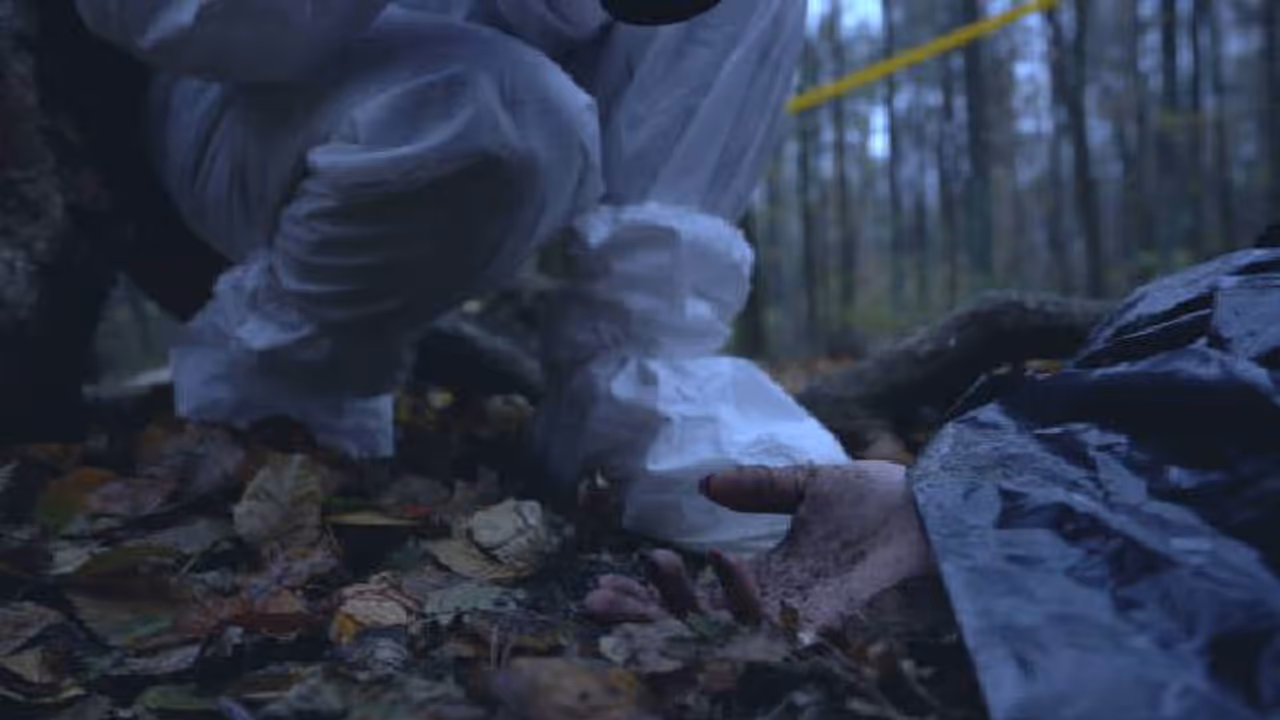 ಅಕ್ರಮ ಸಂಬಂಧ ಬಯಲಿಗೆಳೆದ ಮಹಿಳೆಗೆ ಎಂಜಲು ನೆಕ್ಕಿಸಿದ ಗ್ರಾಮಸ್ಥರು; ಮುಂದಾಗಿದ್ದು ರಣರೋಚಕ!