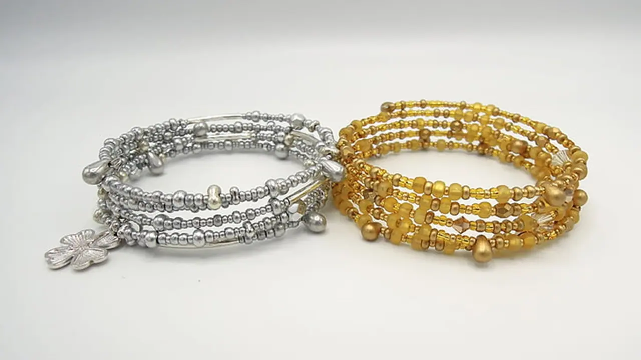 ಮನೆಯಲ್ಲಿ ಚಿನ್ನ ಬೆಳ್ಳಿ ಮಾತ್ರವಲ್ಲ ಆರ್ಟಿಫಿಶಿಯಲ್ ಆಭರಣ ಸ್ವಚ್ಛಗೊಳಿಸಲು ಇಲ್ಲಿದೆ ಟಿಪ್ಸ್ ಮನೆಯಲ್ಲಿ ಚಿನ್ನ ಬೆಳ್ಳಿ ಮಾತ್ರವಲ್ಲ ಆರ್ಟಿಫಿಶಿಯಲ್ ಆಭರಣ ಸ್ವಚ್ಛಗೊಳಿಸಲು ಇಲ್ಲಿದೆ ಟಿಪ್ಸ್