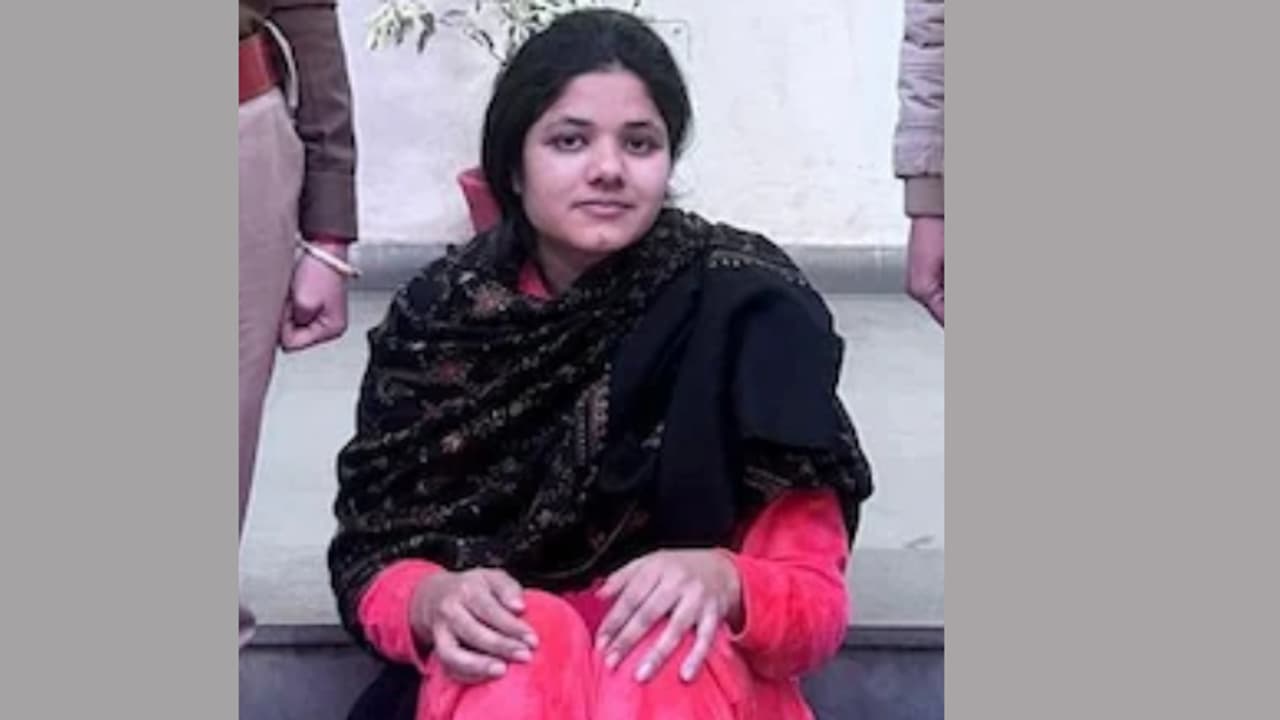 2 ാം വിവാഹം തേടുന്ന 'പണച്ചാക്കുകൾ' ലക്ഷ്യം, കുറച്ച് നാൾ ഒന്നിച്ച് താമസിക്കും; പണവുമായി മുങ്ങുന്ന യുവതി പിടിയിൽ