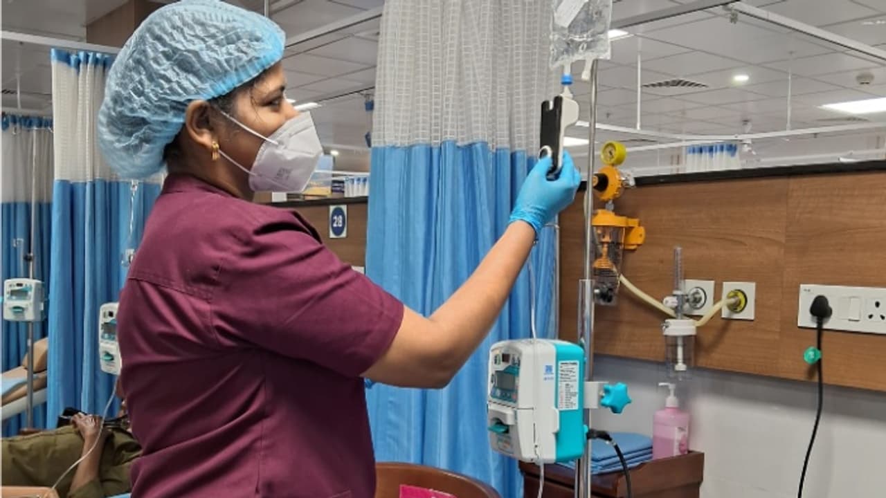 മരുന്നുകളുടെ രക്തത്തിലേക്കുള്ള സഞ്ചാര നിരക്ക് കൃത്യമായി നിരീക്ഷിക്കാം; എംസിസിയിൽ നാളെ മുതൽ പുതിയ സംവിധാനം മരുന്നുകളുടെ രക്തത്തിലേക്കുള്ള സഞ്ചാര നിരക്ക് കൃത്യമായി നിരീക്ഷിക്കാം; എംസിസിയിൽ നാളെ മുതൽ പുതിയ സംവിധാനം