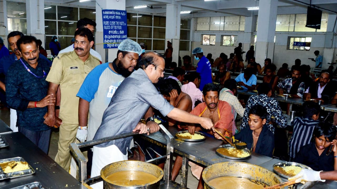 അന്നദാനത്തിന് മാത്രം ഓൺലൈനിൽ ലഭിച്ചത് 2.18 കോടി; ഏഴുലക്ഷത്തിലേറെപ്പേരെ ഊട്ടി സന്നിധാനത്തെ അന്നദാനമണ്ഡപം