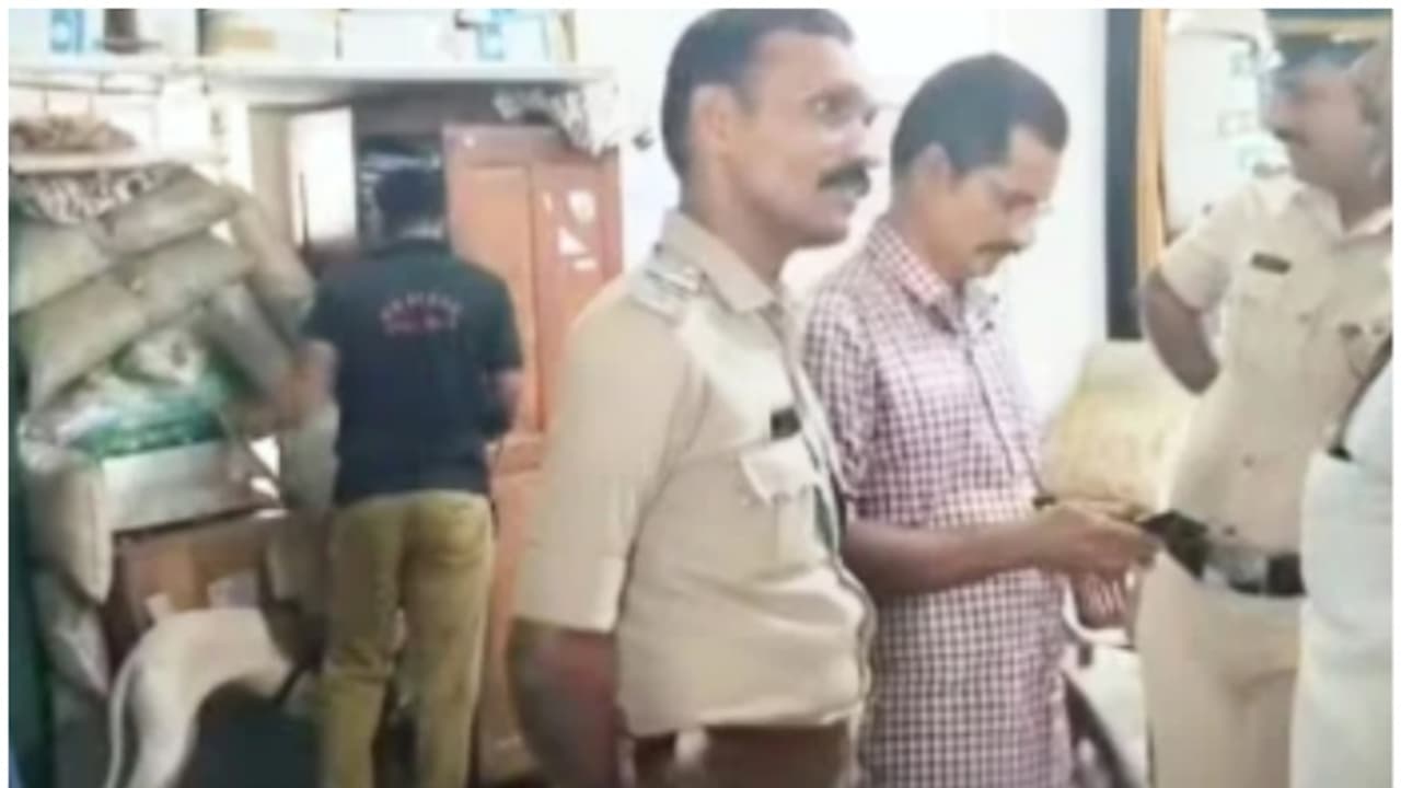 രണ്ടാഴ്ച സമയം തരും, ഈ രണ്ട് കാര്യങ്ങൾ ശരിയാക്കണം; പഞ്ചായത്ത് ഓഫീസിലേക്ക് ഊമക്കത്ത്; ഇല്ലെങ്കിൽ ബോംബ് വെയ്ക്കും