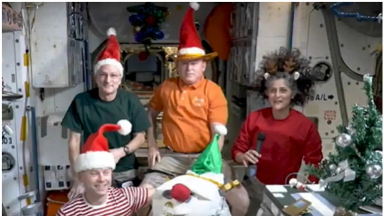 ಬಾಹ್ಯಾಕಾಶದಲ್ಲಿಯೇ ಕ್ರಿಸ್ಮಸ್ ಸಂಭ್ರಮ ಆಚರಿಸಿದ ಸುನೀತಾ ವಿಲಿಯಮ್ಸ್! ಬಾಹ್ಯಾಕಾಶದಲ್ಲಿಯೇ ಕ್ರಿಸ್ಮಸ್ ಸಂಭ್ರಮ ಆಚರಿಸಿದ ಸುನೀತಾ ವಿಲಿಯಮ್ಸ್!