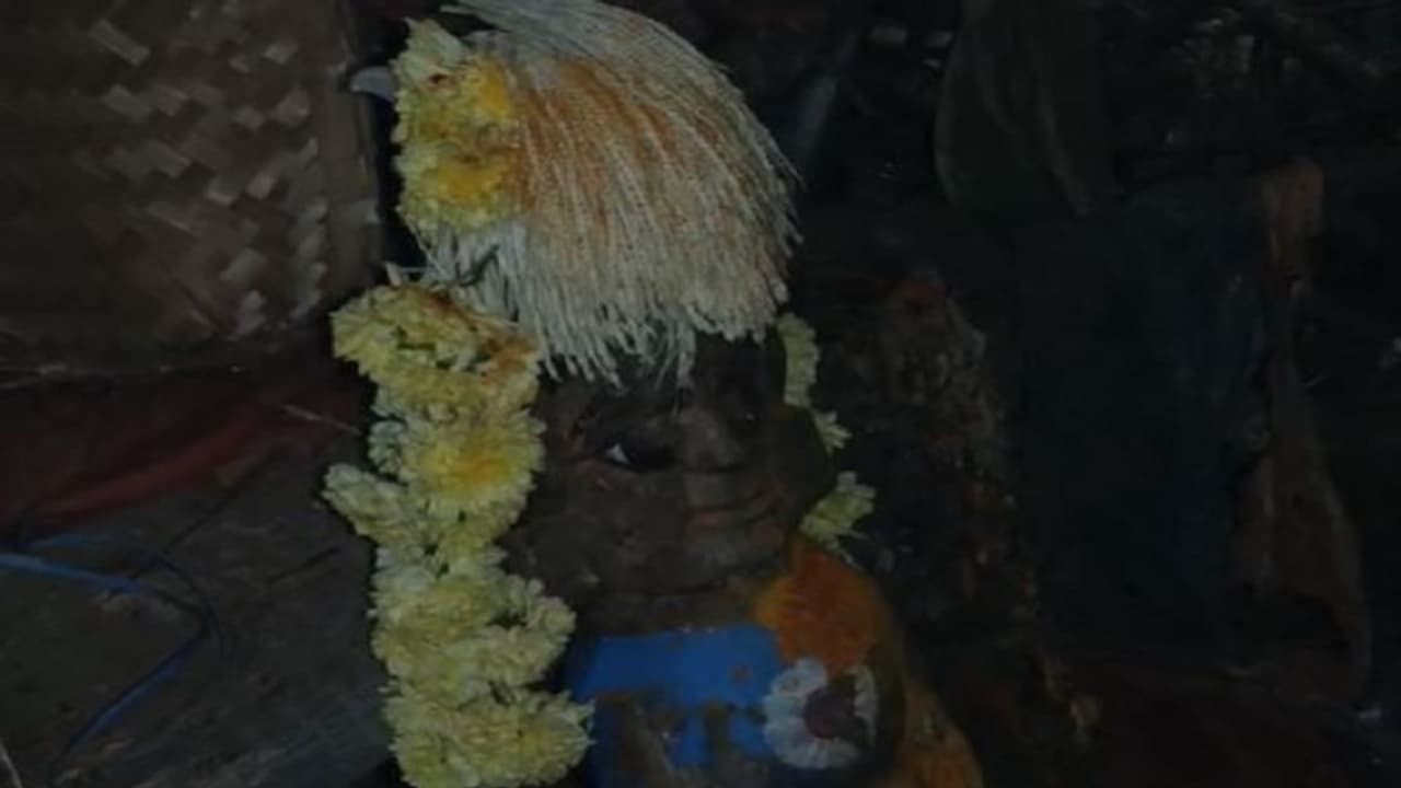 ಭಟ್ಕಳ: ಮಾರಿಕಾಂಬೆ ಅಮ್ಮನರ ಮರದ ಗೊಂಬೆ ನಾಪತ್ತೆ, ಭಕ್ತರಲ್ಲಿ ಆತಂಕ! ಭಟ್ಕಳ: ಮಾರಿಕಾಂಬೆ ಅಮ್ಮನರ ಮರದ ಗೊಂಬೆ ನಾಪತ್ತೆ, ಭಕ್ತರಲ್ಲಿ ಆತಂಕ!