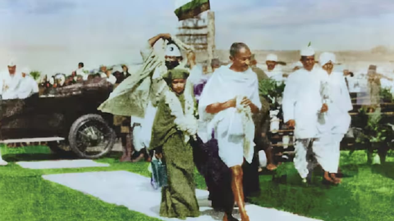 ಕಾಂಗ್ರೆಸ್ ಗಾಂಧಿಗಿರಿಗೆ 100: ಇಂದು ಬೆಳಗಾವಿಯಲ್ಲಿ ಕಾಂಗ್ರೆಸ್ ಅಧಿವೇಶನ ಶತಮಾನೋತ್ಸವ ಕಾಂಗ್ರೆಸ್ ಗಾಂಧಿಗಿರಿಗೆ 100: ಇಂದು ಬೆಳಗಾವಿಯಲ್ಲಿ ಕಾಂಗ್ರೆಸ್ ಅಧಿವೇಶನ ಶತಮಾನೋತ್ಸವ