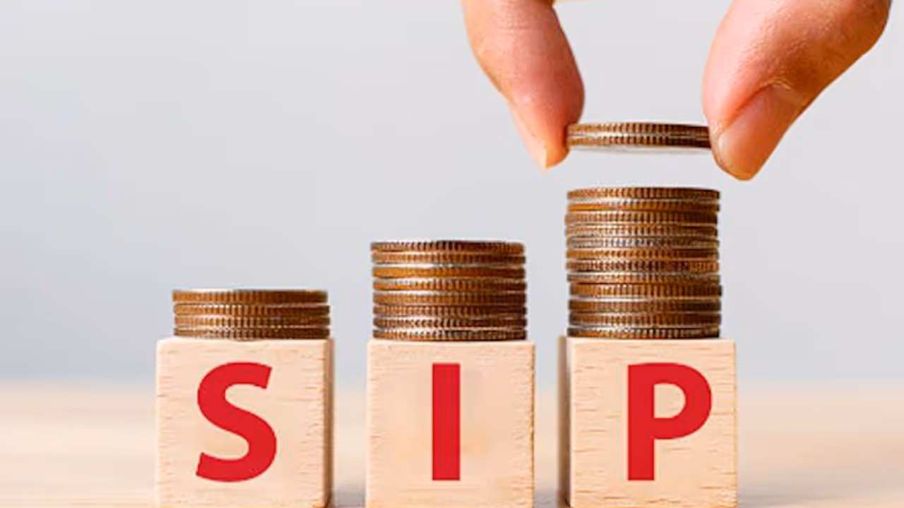 How Step Up SIP In Mid Cap Funds Helps To Achieve Higher Returns Than A Normal SIP?