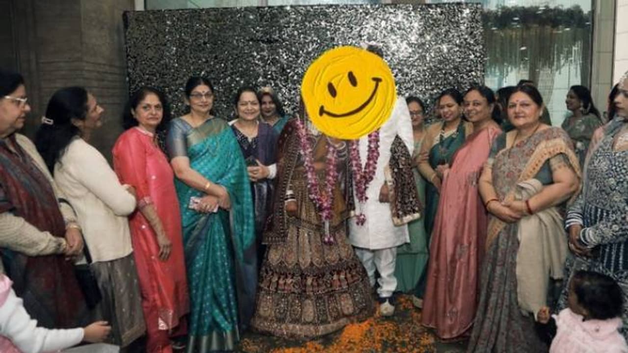 സൊസൈറ്റിയിലുള്ളവർ ഒത്തുചേർന്നു, പച്ചക്കറി വില്പനക്കാരന്റെ മകളുടെ വിവാഹം ആഘോഷമായി