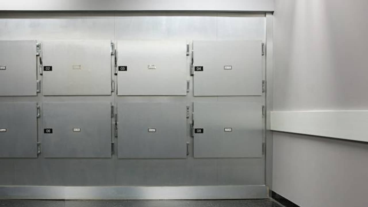 ഇന്റർവ്യൂ ജയിക്കണമെങ്കിൽ 10 മിനിറ്റ് മോർച്ചറിയിൽ നിൽക്കണം, ചൈനയില് മോർഗ് മാനേജർ ജോലിക്കുള്ള പരീക്ഷ ഇങ്ങനെ ഇന്റർവ്യൂ ജയിക്കണമെങ്കിൽ 10 മിനിറ്റ് മോർച്ചറിയിൽ നിൽക്കണം, ചൈനയില് മോർഗ് മാനേജർ ജോലിക്കുള്ള പരീക്ഷ ഇങ്ങനെ