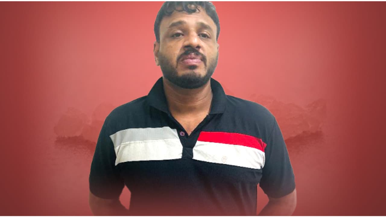 തേക്കുതോട്ടമായ കനോലി പ്ലോട്ടിന് സമീപം കറങ്ങിയ യുവാവ്, സംശയം തോന്നിയപ്പോൾ പരിശോധന; കൈയിൽ മെത്താംഫിറ്റമിൻ