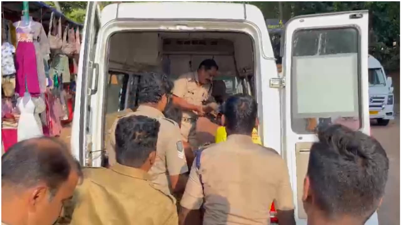 4 പ്ലസ് ടു വിദ്യാർഥികൾ കൊല്ലത്ത് നിന്നും പാപനാശത്ത് ഒന്നിച്ചെത്തി, ഒരാൾ തിരയിൽപ്പെട്ടു; ലൈഫ് ഗാർഡുകൾ രക്ഷകരായി