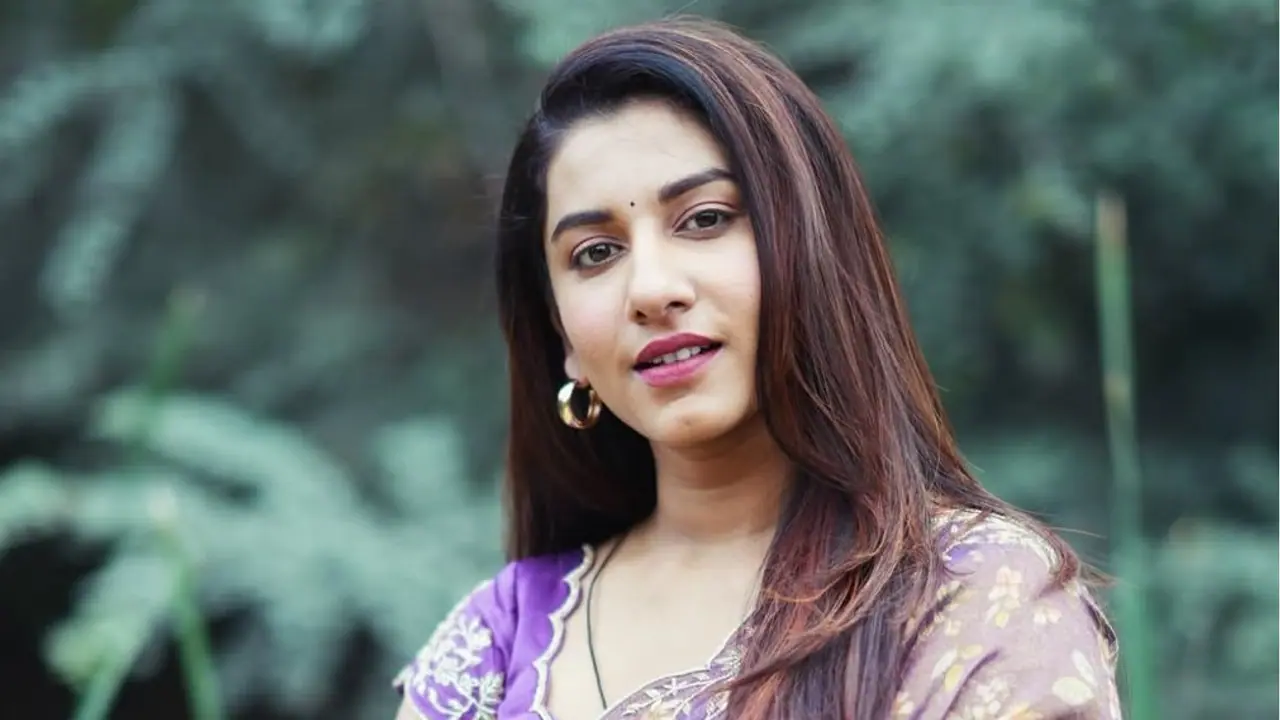 విష్ణుప్రియను గట్టిగా దెబ్బతీసిన బిగ్ బాస్ షో, డబ్బు తప్ప దక్కింది ఏముంది? విష్ణుప్రియను గట్టిగా దెబ్బతీసిన బిగ్ బాస్ షో, డబ్బు తప్ప దక్కింది ఏముంది?