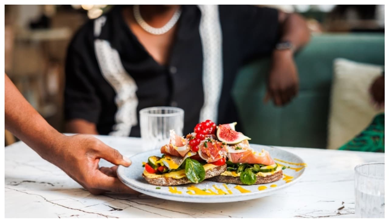 ബെംഗളൂരു സ്വദേശി ഒരൊറ്റ ബില്ലില്‍ ഭക്ഷണത്തിനായി ചെലവഴിച്ചത് അഞ്ച് ലക്ഷം രൂപ 