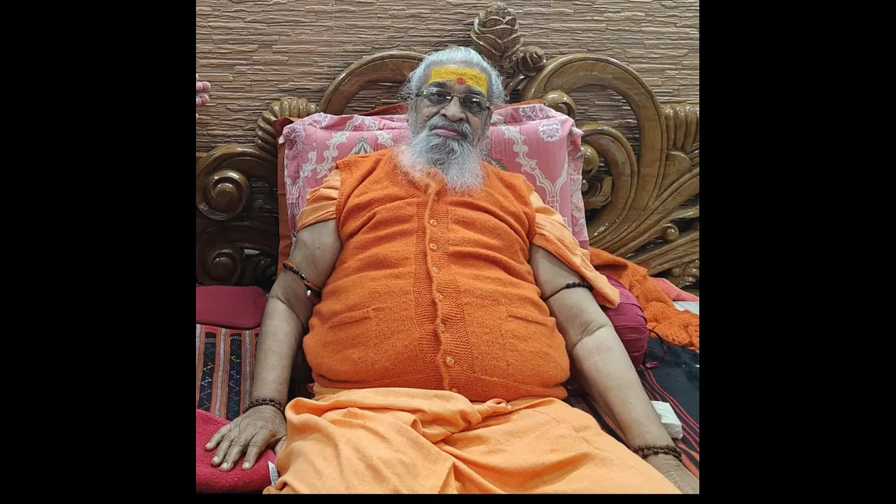 CM Yogi's actions reflect his commitment to take UP on the path of progress: Swami Vasudevanand Saraswati CM Yogi's actions reflect his commitment to take UP on the path of progress: Swami Vasudevanand Saraswati