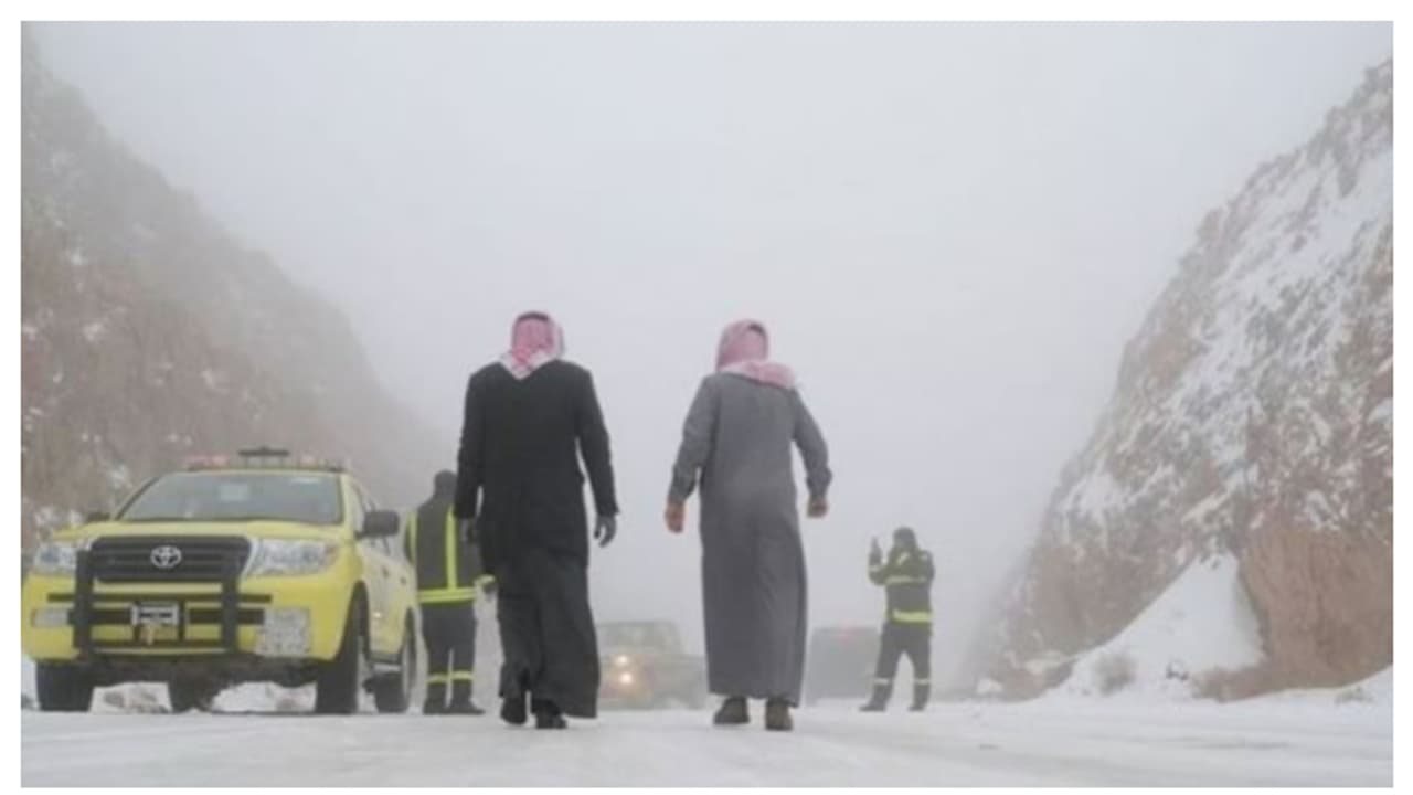 തണുത്തുവിറയ്ക്കും, സൗദി കൊടും തണുപ്പിലേക്ക്; താപനിലയിൽ വൻ കുറവുണ്ടാകാൻ സാധ്യത തണുത്തുവിറയ്ക്കും, സൗദി കൊടും തണുപ്പിലേക്ക്; താപനിലയിൽ വൻ കുറവുണ്ടാകാൻ സാധ്യത