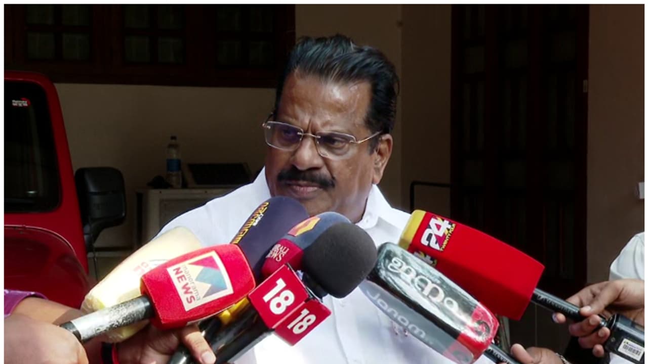 വയനാട്ടിലെ ഡിസിസി ട്രഷററുടെയും മകന്റെയും മരണം കൊല തന്നെ; വിമർശിച്ച് ഇ പി ജയരാജൻ 