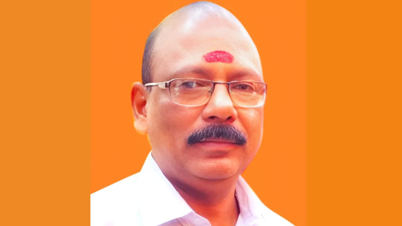 മരുന്ന് വാങ്ങി റോഡിലേക്കിറങ്ങവേ പിന്നിൽ നിന്നെത്തിയ സ്കൂട്ടർ ഇടിച്ചു; ചികിത്സയിലായിരുന്ന 56 കാരൻ മരിച്ചു