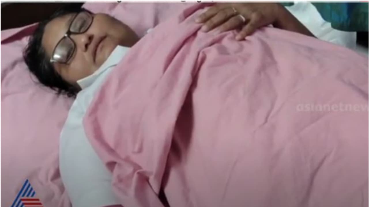 'അവധി നൽകാതെ മാനസിക പീഡനം'; ഇരിഞ്ഞാലക്കുട ജനറല് ആശുപത്രിയില് ഡെ. നഴ്സിങ് സൂപ്രണ്ടിന്റെ ആത്മഹത്യ ശ്രമം 'അവധി നൽകാതെ മാനസിക പീഡനം'; ഇരിഞ്ഞാലക്കുട ജനറല് ആശുപത്രിയില് ഡെ. നഴ്സിങ് സൂപ്രണ്ടിന്റെ ആത്മഹത്യ ശ്രമം