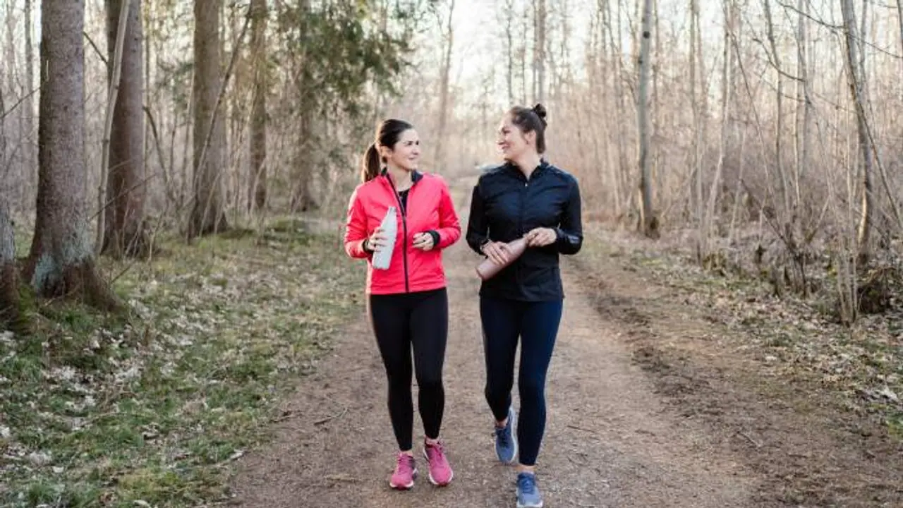 இரவு சாப்பிட்ட பின் 10 நிமிட 'குறுநடை'.. இந்த '9' நன்மைகள் கிடைக்கும்!!