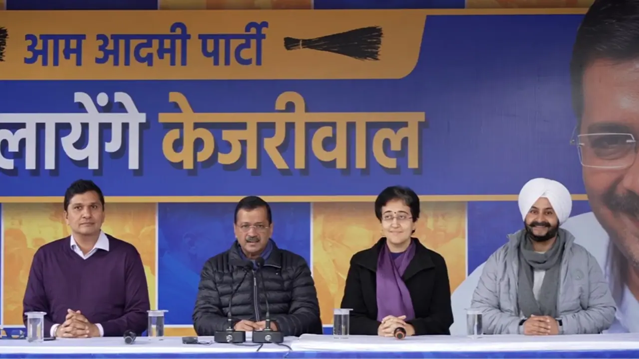 Arvind Kejriwal promises Rs 18,000 per month to Hindu priests, Sikh granthis if AAP wins Delhi polls (WATCH) Arvind Kejriwal promises Rs 18,000 per month to Hindu priests, Sikh granthis if AAP wins Delhi polls (WATCH)