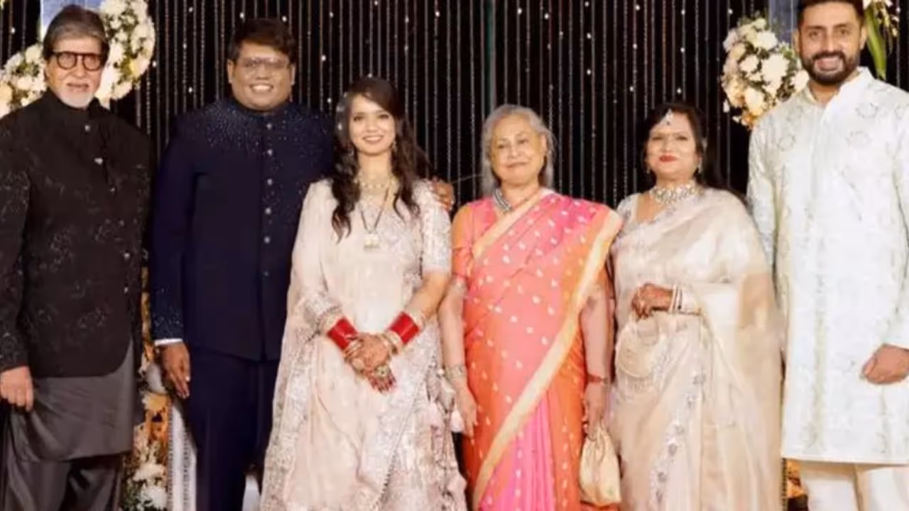 ಅತ್ತೆ ಬಂದಲ್ಲಿ ಸೊಸೆ ಬರ್ತಿಲ್ಲ! ಮುಂದುವರೆದಿದೆ ಜಯಾ ಬಚ್ಚನ್ – ಐಶ್ ವಾರ್ ಅತ್ತೆ ಬಂದಲ್ಲಿ ಸೊಸೆ ಬರ್ತಿಲ್ಲ! ಮುಂದುವರೆದಿದೆ ಜಯಾ ಬಚ್ಚನ್ – ಐಶ್ ವಾರ್