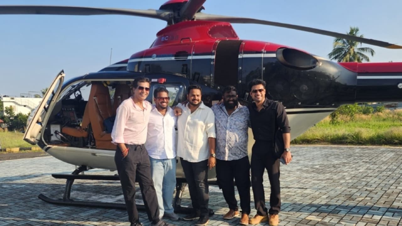 ഹൈപ്പ് കൂട്ടുന്ന താരങ്ങൾ; ടൊവിനോ തൃഷ വിനയ് റായ് മന്ദിര ബേദി; ഗംഭീര പ്രമോഷനുമായി 'ഐഡന്റിറ്റി' ഹൈപ്പ് കൂട്ടുന്ന താരങ്ങൾ; ടൊവിനോ തൃഷ വിനയ് റായ് മന്ദിര ബേദി; ഗംഭീര പ്രമോഷനുമായി 'ഐഡന്റിറ്റി'