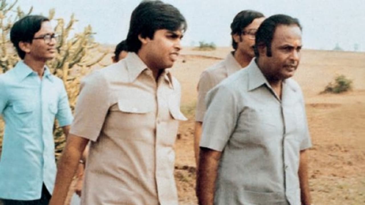 ಅಂದು ತಂದೆ ಜೊತೆ ಉಸ್ತುವಾರಿ, 25 ವರ್ಷ ಬಳಿಕ ಹೊಸ ಮೈಲಿಗಲ್ಲು ಸ್ಥಾಪಿಸಿದ ಮುಕೇಶ್ ಅಂಬಾನಿ! ಅಂದು ತಂದೆ ಜೊತೆ ಉಸ್ತುವಾರಿ, 25 ವರ್ಷ ಬಳಿಕ ಹೊಸ ಮೈಲಿಗಲ್ಲು ಸ್ಥಾಪಿಸಿದ ಮುಕೇಶ್ ಅಂಬಾನಿ!