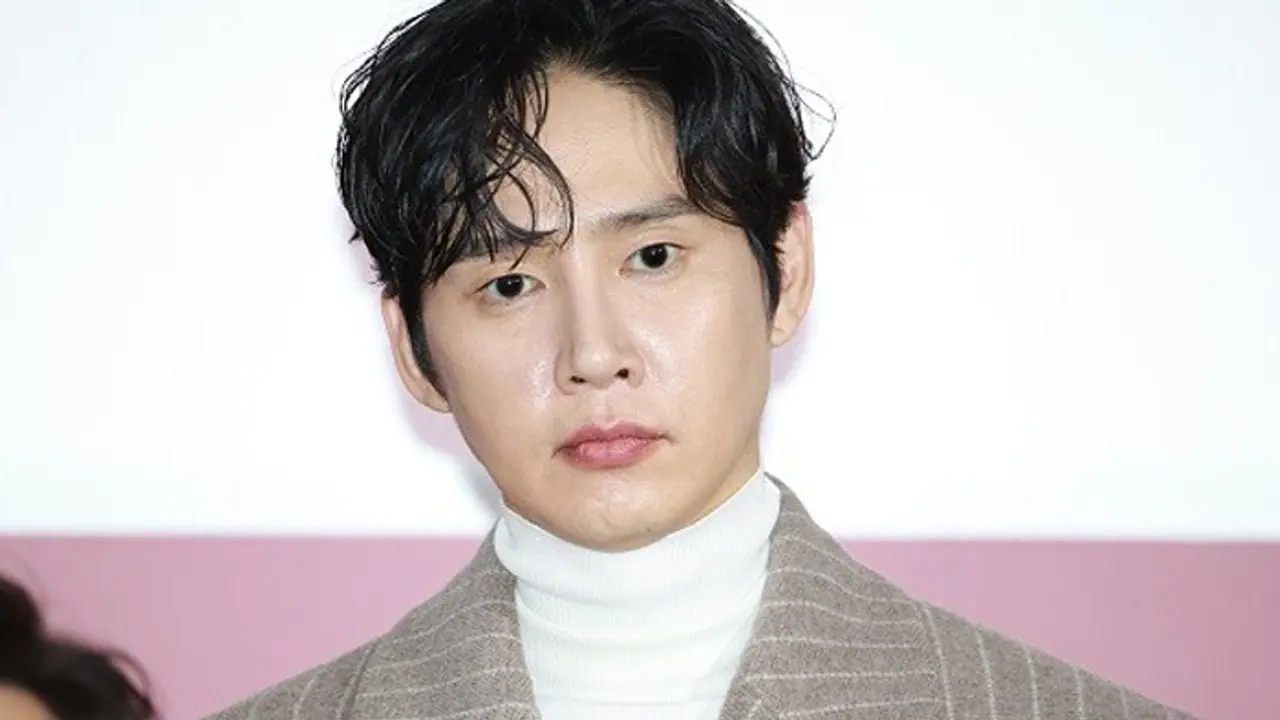 Squid Game 2 actor Park Sung Hoon TROLLED for posting po*n video on his Instagram; later deleted and apology Squid Game 2 actor Park Sung Hoon TROLLED for posting po*n video on his Instagram; later deleted and apology