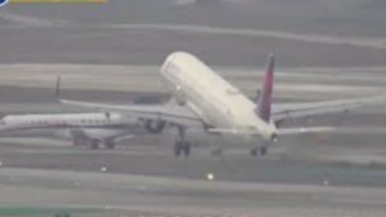 Disaster averted as plane stops just in time to avoid crash with private jet at Los Angeles airport (WATCH)