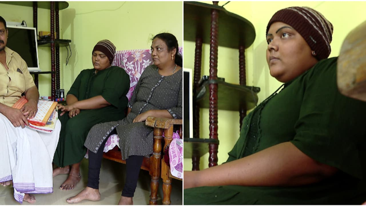 ഭേദമായ കാൻസർ വീണ്ടും, മജ്ജ മാറ്റിവയ്ക്കൽ ശസ്ത്രക്രിയയ്ക്ക് പണമില്ല, അമ്മയ്ക്കും അസുഖം; ചികിത്സാസഹായം തേടി ആതിര ഭേദമായ കാൻസർ വീണ്ടും, മജ്ജ മാറ്റിവയ്ക്കൽ ശസ്ത്രക്രിയയ്ക്ക് പണമില്ല, അമ്മയ്ക്കും അസുഖം; ചികിത്സാസഹായം തേടി ആതിര