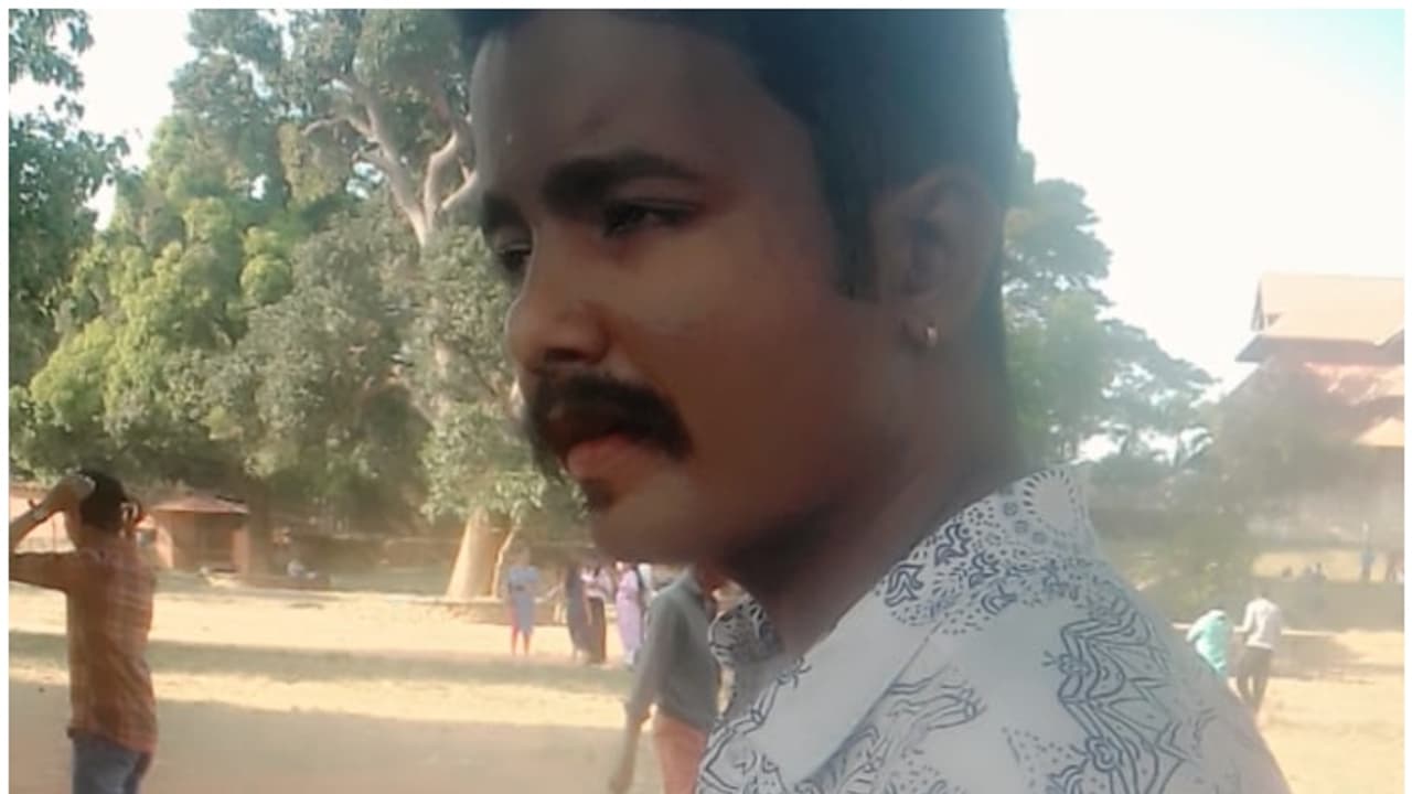 തൃശൂർ നഗരത്തിൽ യുവാവിനെ കുത്തിക്കൊന്നു; 14 വയസുകാരനെ പൊലീസ് കസ്റ്റഡിയിലെടുത്തു തൃശൂർ നഗരത്തിൽ യുവാവിനെ കുത്തിക്കൊന്നു; 14 വയസുകാരനെ പൊലീസ് കസ്റ്റഡിയിലെടുത്തു
