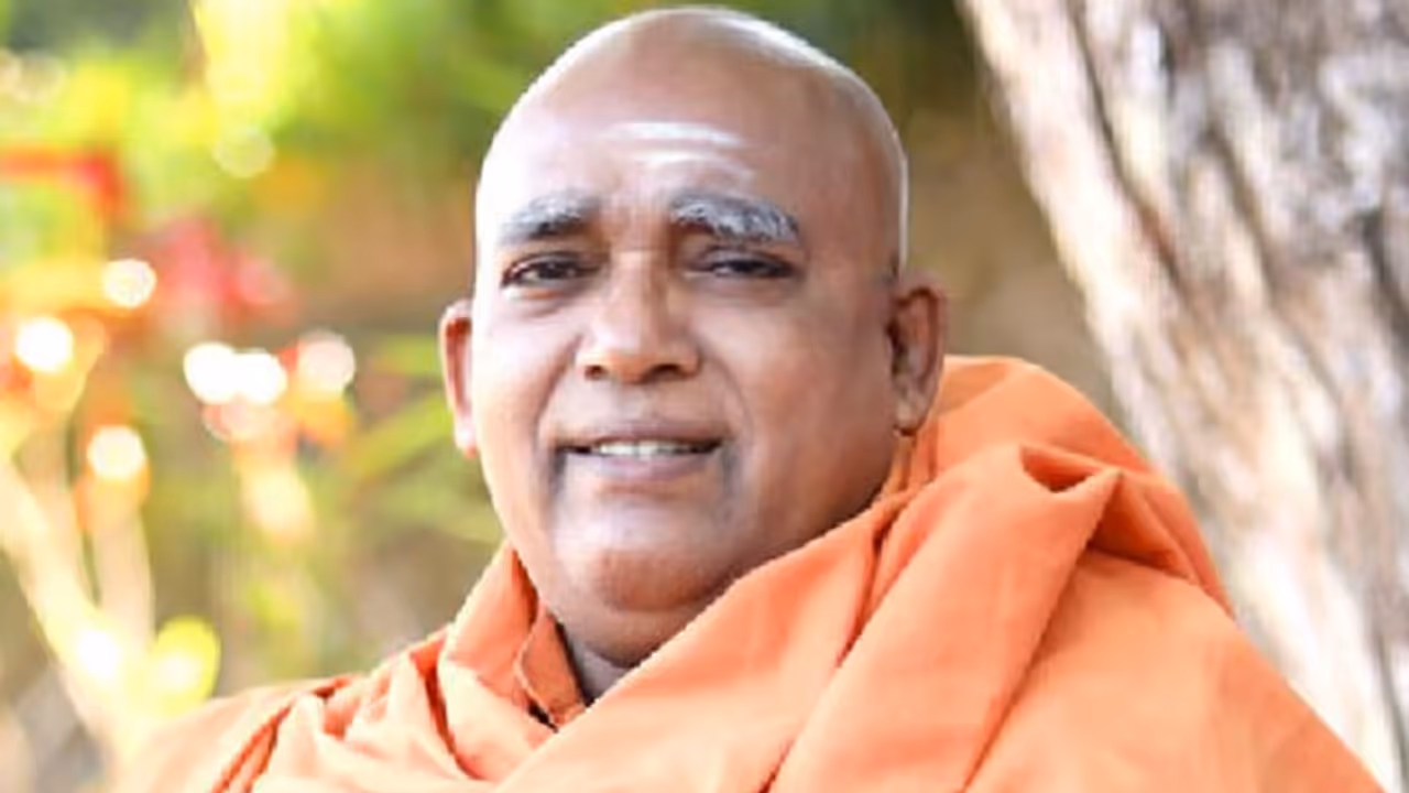 ದೇಗುಲದಲ್ಲಿ ಶರ್ಟ್‌ ತೆಗೆವ ಪದ್ಧತಿ ಸಾಮಾಜಿಕ ಅನಿಷ್ಠ: ಶಿವಗಿರಿ ಶ್ರೀ